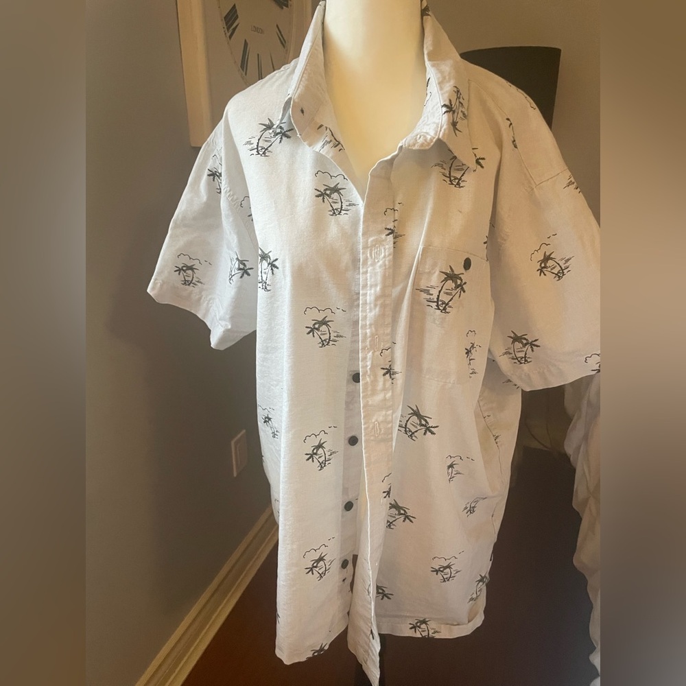 West Forty Nine Casual White Graphic Button Down Shirt